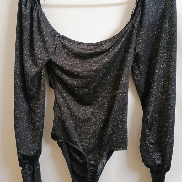 Le Lis Black Shimmer Long Sleeve Bodysuit - Picture 2 of 6